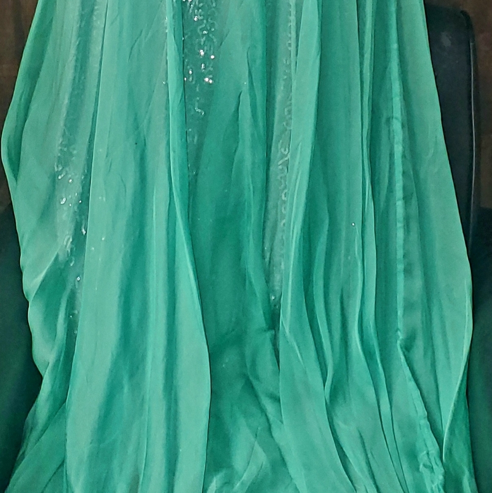 Dress - Picture 3 of 4